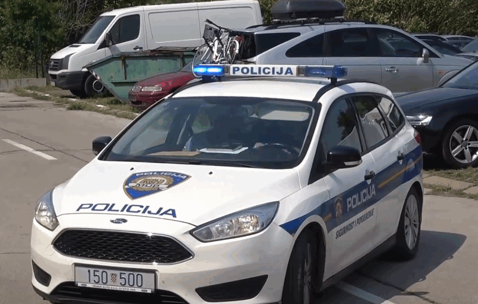 Tragedija u Slavonskom <span style='color:red;'><b>Brod</b></span>u: Poginuli dete i odrasla osoba u teškoj nesreći